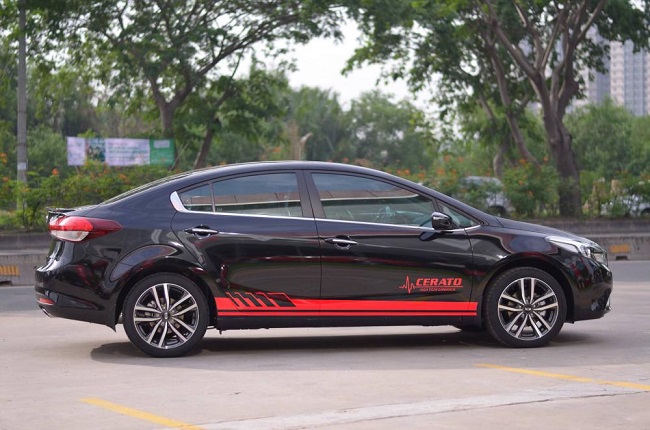 Decal tem xe ô tô 019 Giá 350k