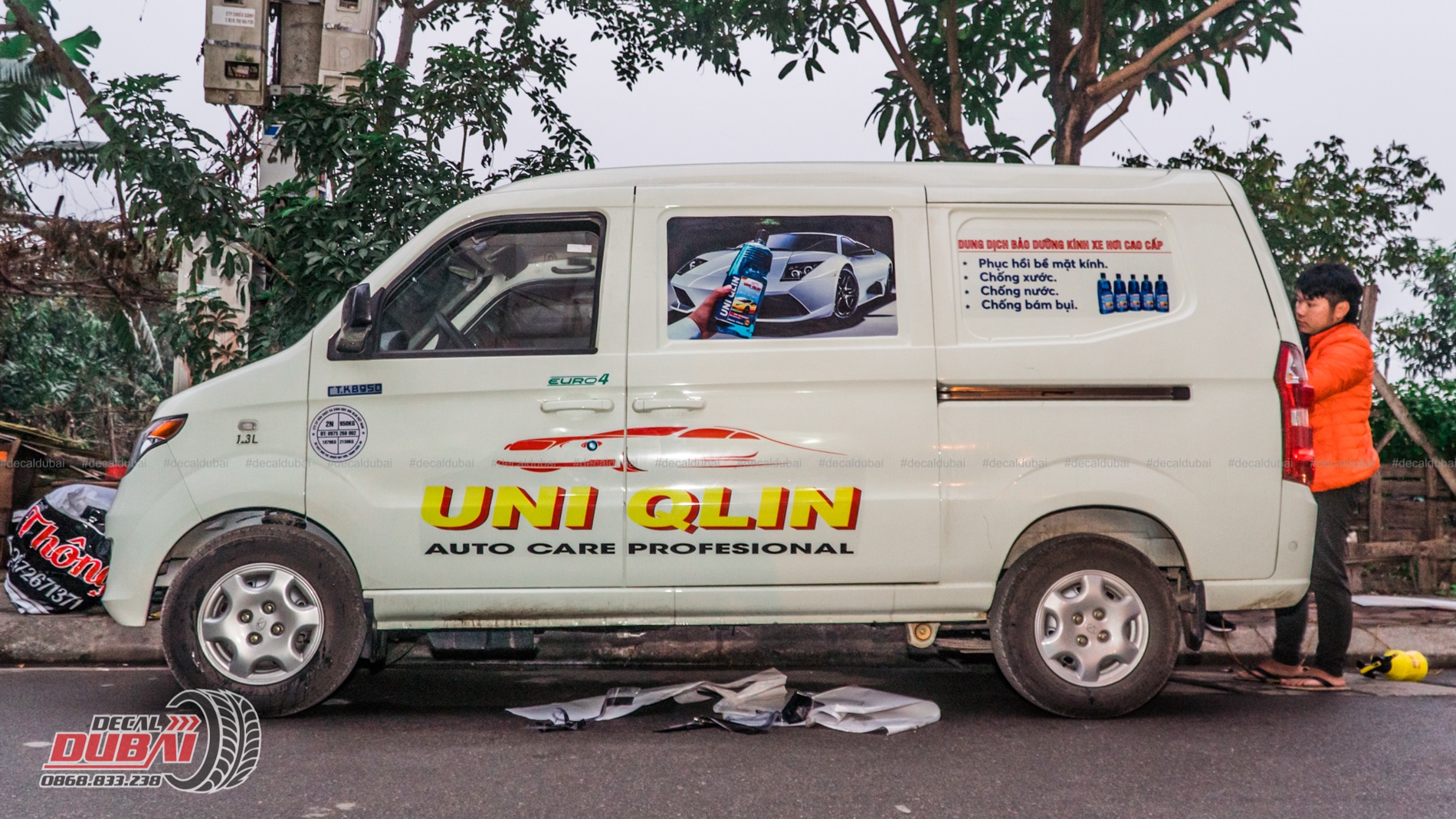 Dán-Quảng-Cáo-Trên-Xe-Ô-Tô-Mẫu-0014