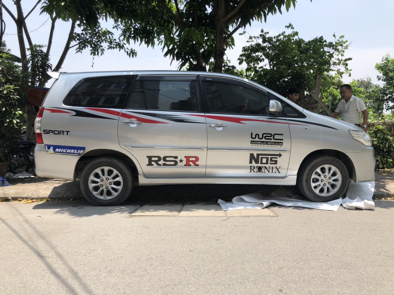 decal-Xe-Innova-0001