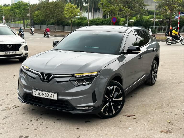 dán đổi màu xe không bị cấm