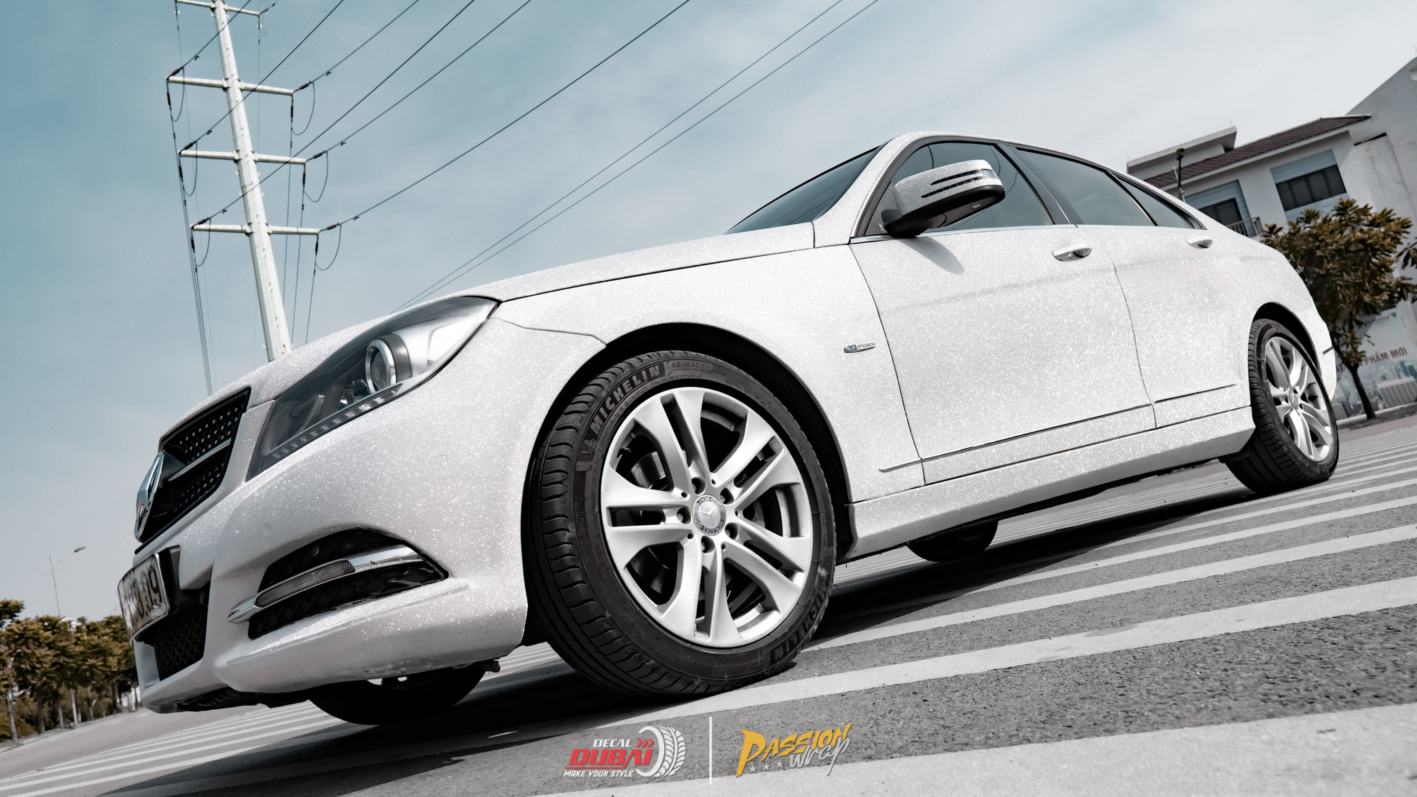 Dán Đổi Màu Xe Mercedes c200 Trắng Ánh Trai