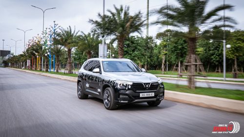 Dán Đổi Màu Xe Vinfast Lux SA Style Đen Trắng.5