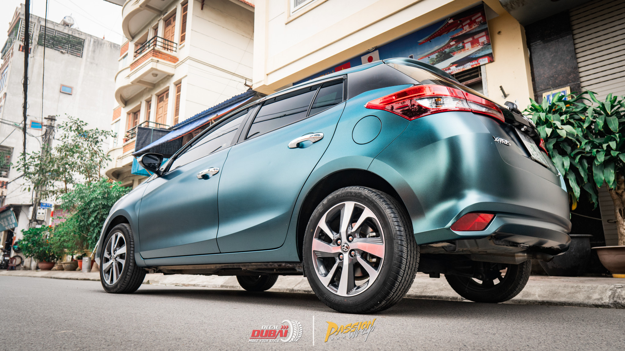 dán đổi màu xe Toyota Yaris 2