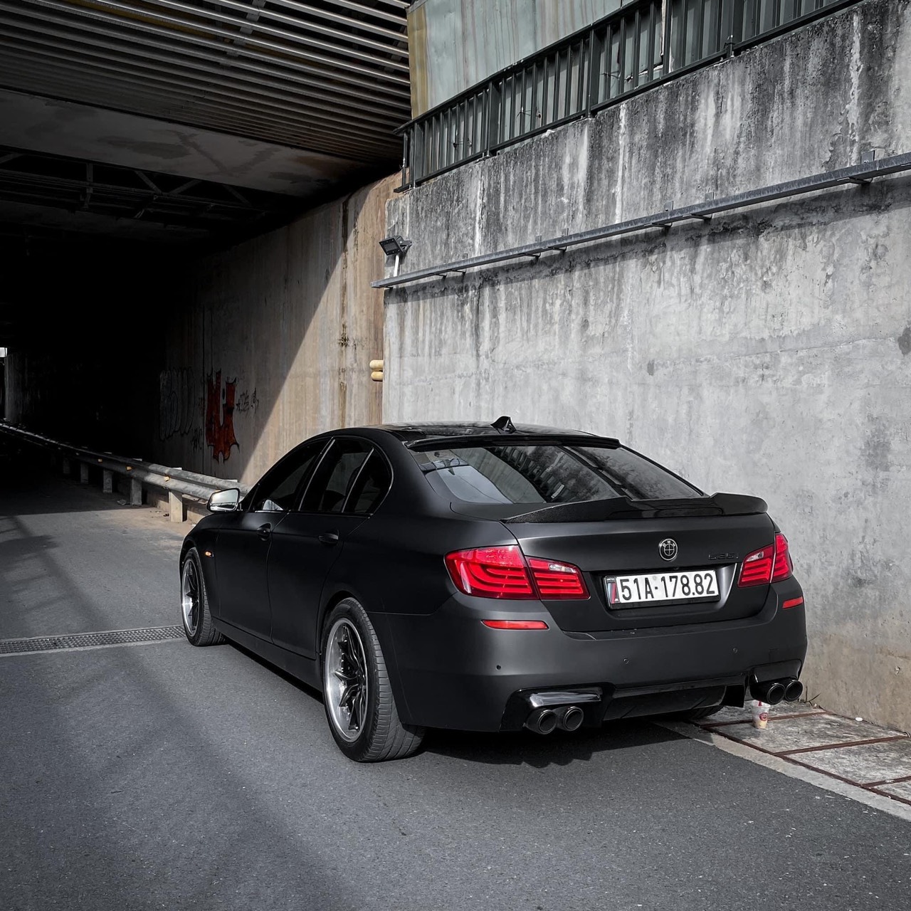 Dán Đổi Màu Xe BMW 535i Đen