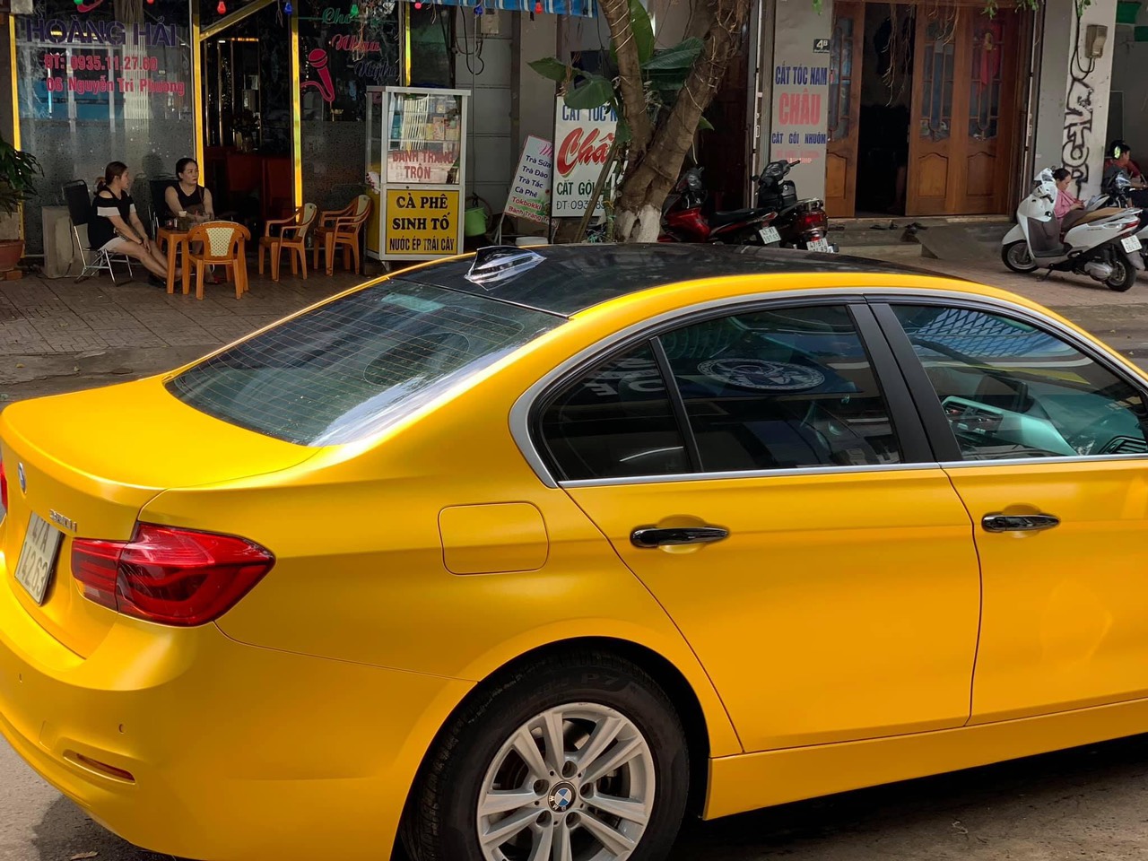 Dán Đổi Màu Xe BMW 320I Vàng