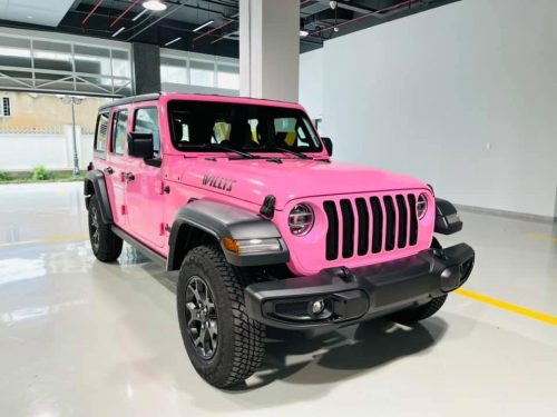 Dán Đổi Màu Xe Jeep Hồng