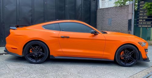 Dán Đổi Màu Xe Ford Mustang Cam Đậm
