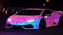 Dán Đổi Màu Xe Lamboghini Huracan Hồng Tuyết Biến Sắc Hình Khối