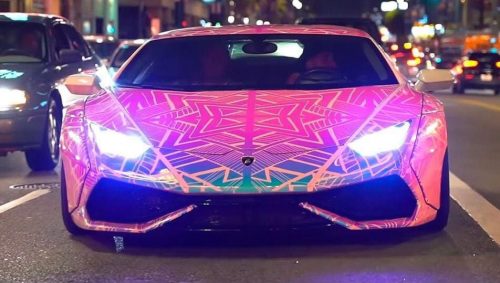 Dán Đổi Màu Xe Lamboghini Huracan Hồng Tuyết Biến Sắc Hình Khối