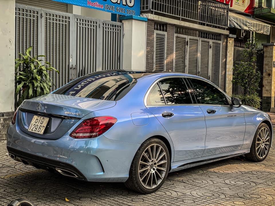 Dán Đổi Màu Xe Mercedes C300 Bạc 