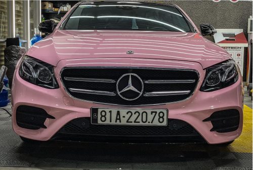 Dán Đổi Màu Xe Mercedes E300 Hồng