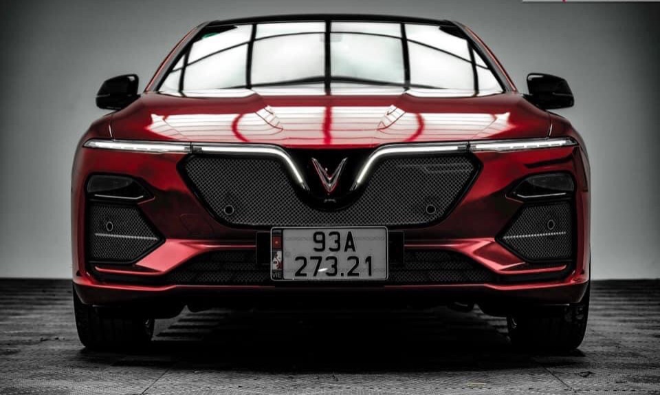 Dán Đổi Màu Xe Vinfast Lux A Đỏ Đô