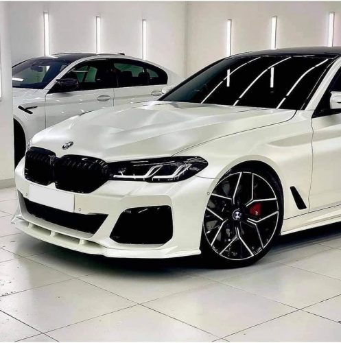 Dán Đổi Màu Xe BMW Trắng Bóng Mờ