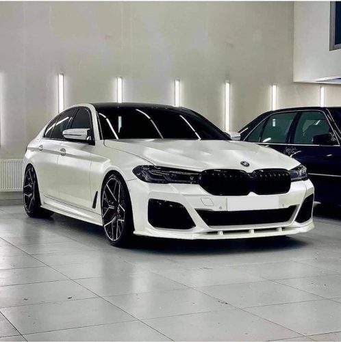 Dán Đổi Màu Xe BMW Trắng Bóng Mờ