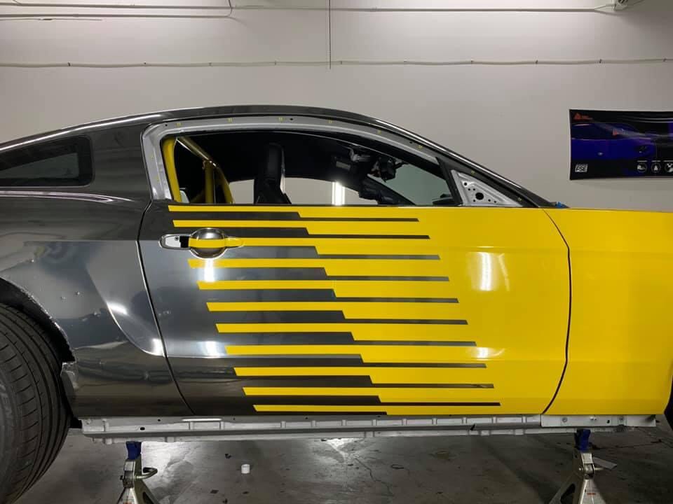 Dán Đổi Màu Xe Ford Mustang GT Vàng Đen