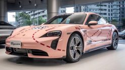 Dán Đổi Màu Xe Porsche Taycan Hồng