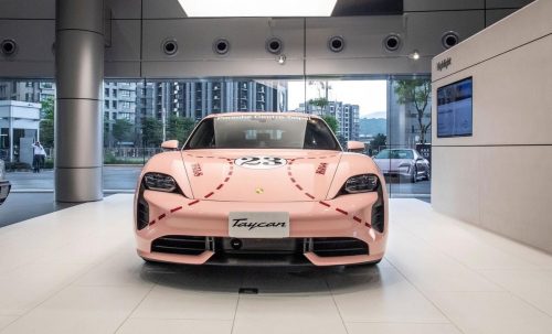 Dán Đổi Màu Xe Porsche Taycan Hồng