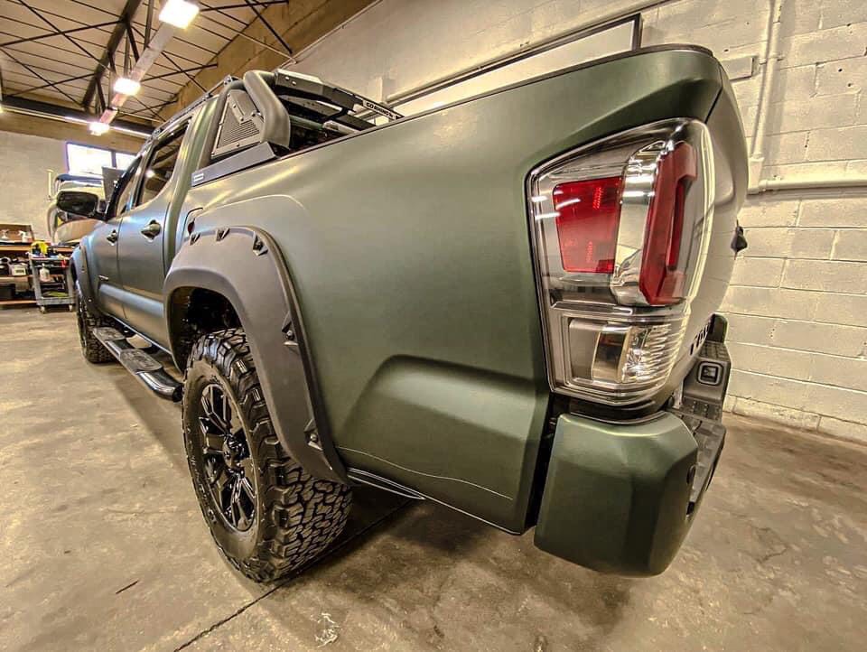 Dán Đổi Màu Xe Toyota Tundra Xanh Quân Đội