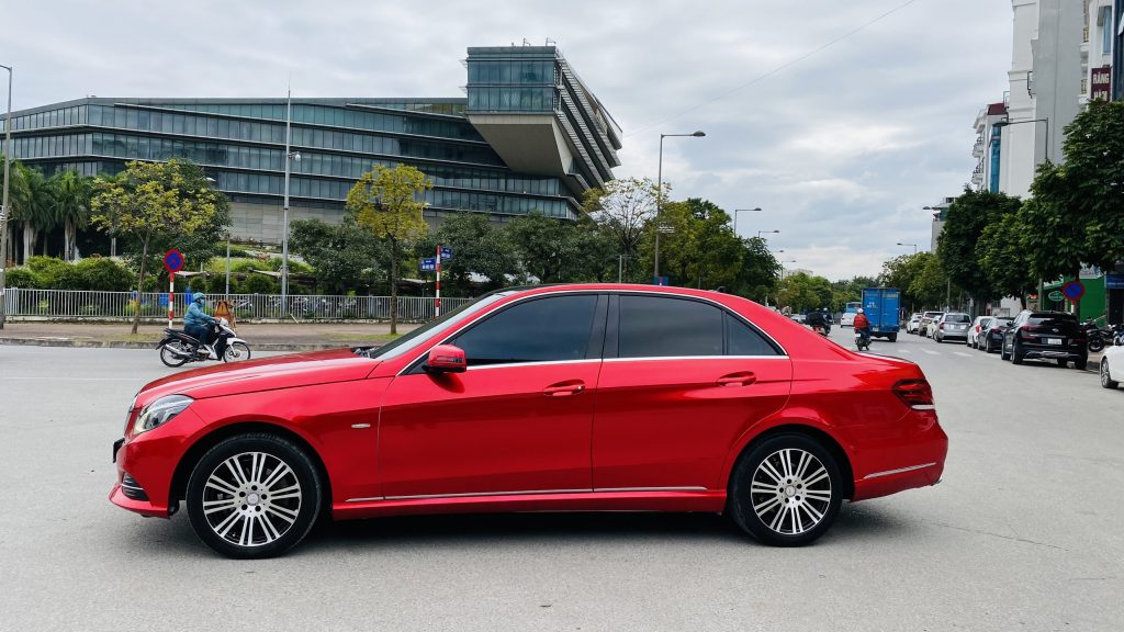 Dán Đổi Màu Xe Mercedes E300 Đỏ