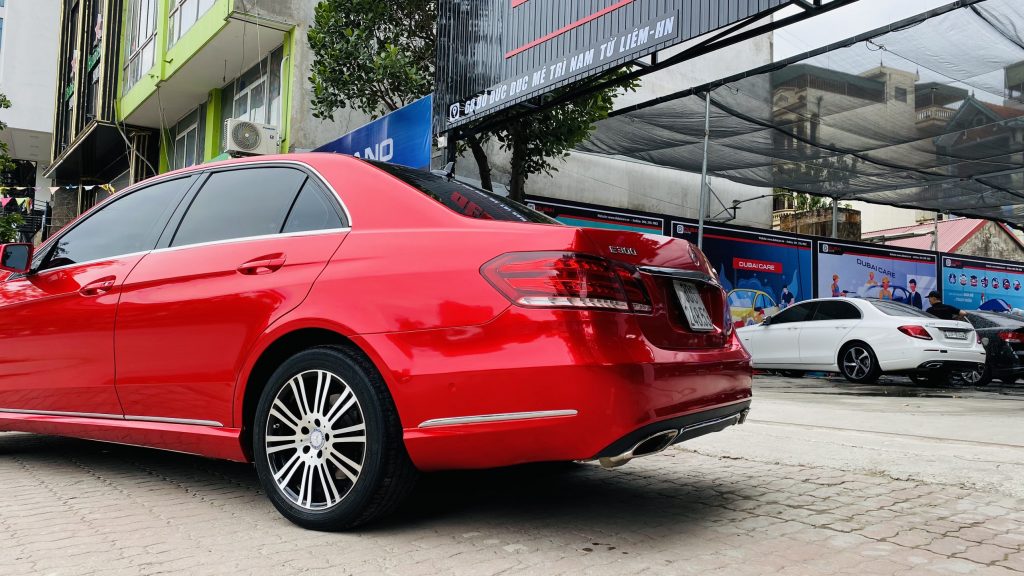 Dán Đổi Màu Xe Mercedes E300 Đỏ