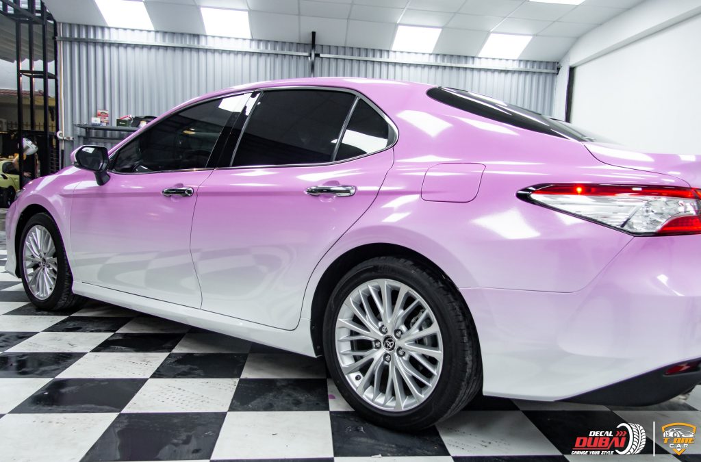Wrap Đổi Hai Màu Trắng Hồng Toyota Camry Hybrid