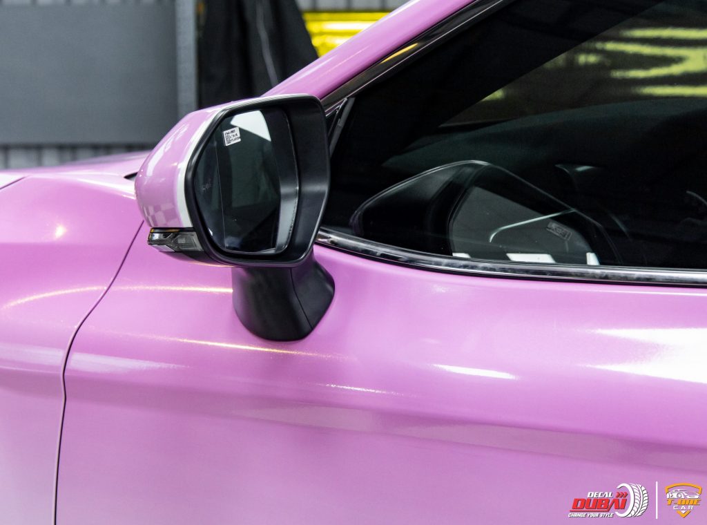 Wrap Đổi Hai Màu Trắng Hồng Toyota Camry Hybrid