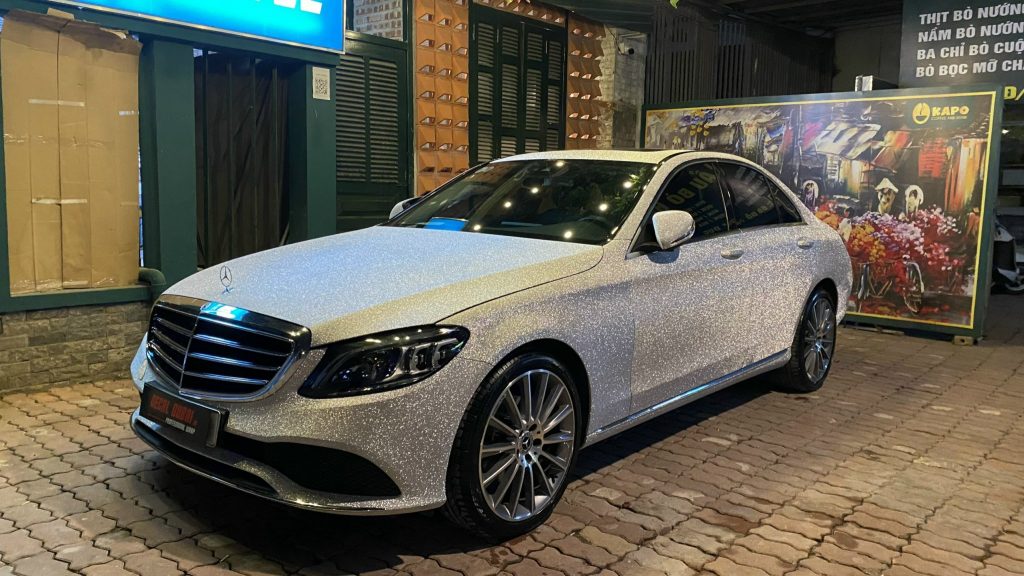 Dán Đổi Màu Xe Mercedes Trắng Ánh Nhũ Pha Lê