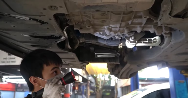 bảo dưỡng gầm ô tô là cần thiết
