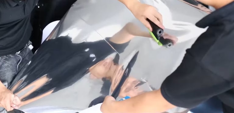 nên bọc decal chrome không