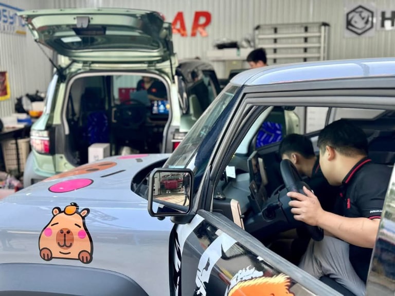 quy trình lắp đặt bộ gương gập điện cho xe vf3