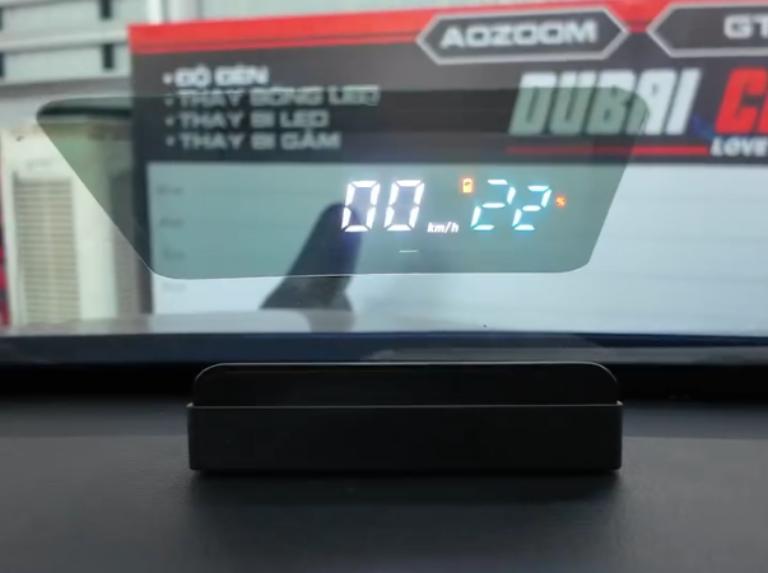 Lắp đặt HUD cho xe điện VF3 đảm bảo an toàn khi tham gia giao thông