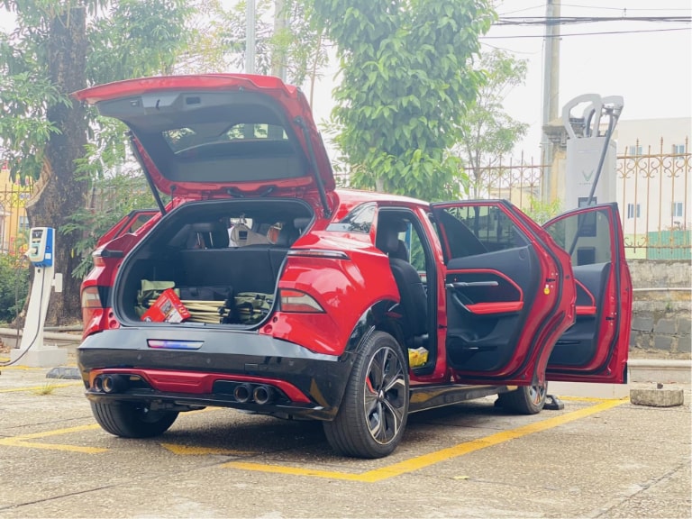 độ cửa hít vf6