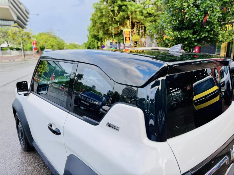 dán để bảo vệ nóc xe