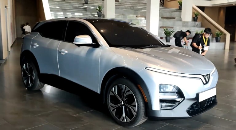 dán đổi màu xe vf6
