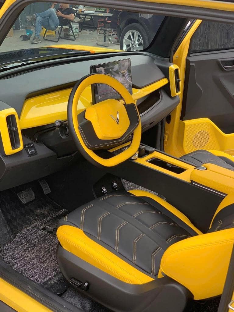 Bọc da VinFast Limo Green Microfiber cao cấp màu vàng đen