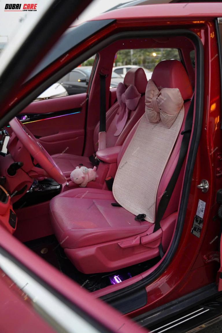 Mẫu da bọc ghế VinFast Limo Green màu hồng nữ tính