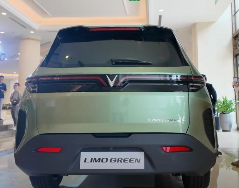 Độ cốp điện VinFast Limo Green
