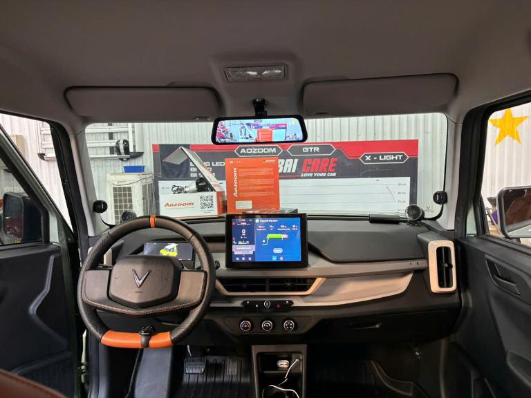 Độ màn hình Android cho xe VinFast Limo Green