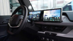 màn hình đôi setcar vision pro cho vf3 là gì