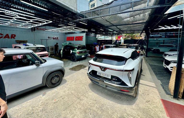 Quy trình độ cốp điện VinFast Limo Green